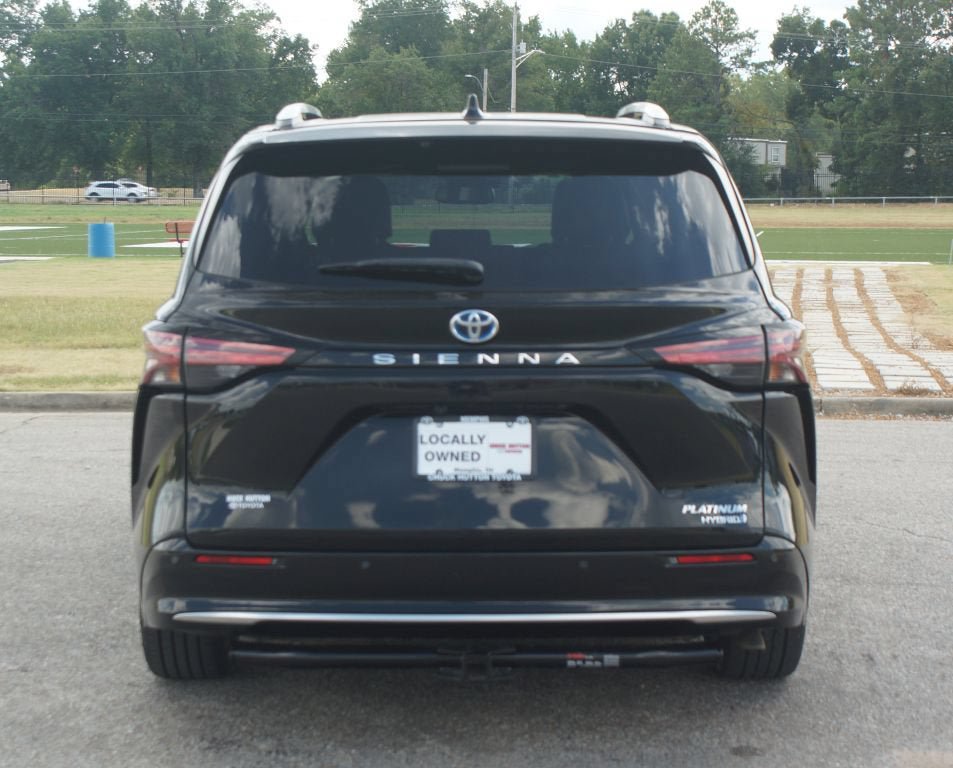 Used 2022 Toyota Sienna Platinum FWD image 3