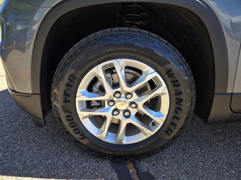Used 2021 Chevrolet Traverse LS FWD image 15