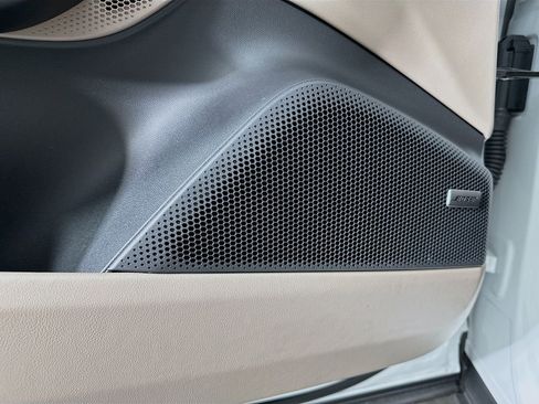 Used 2025 Porsche Macan 4S Electric image 21