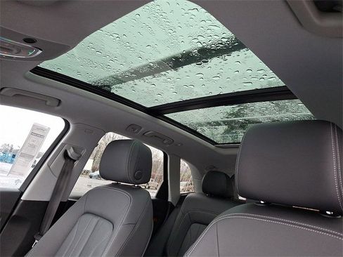 Used 2023 Audi Q5 2.0T Premium w/ Convenience Package image 14