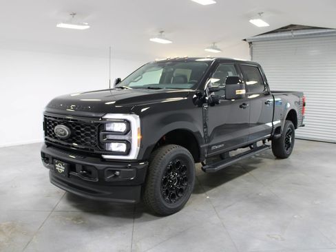 New 2026 Ford F250 Lariat w/ Black Appearance Package image 3