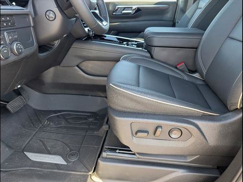 New 2026 Chevrolet Suburban Premier AWD/4WD image 9