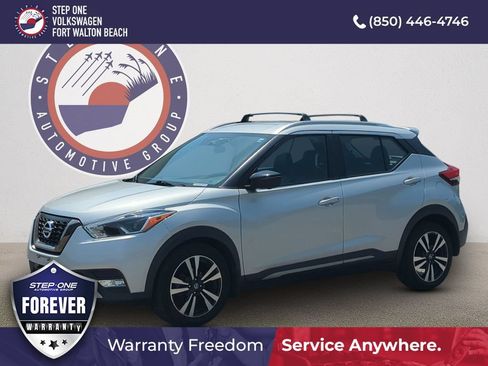 Used 2019 Nissan Kicks SR w/ SR Premium Package FWD image 1