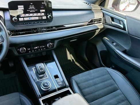 Used 2024 Mitsubishi Outlander SE Black Edition image 22