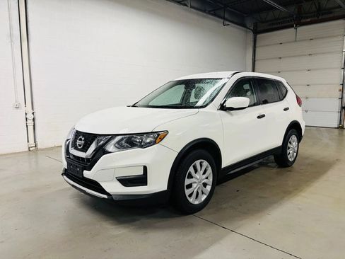 Used 2017 Nissan Rogue S FWD image 2