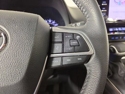 Used 2023 Toyota Sienna XLE AWD/4WD image 24