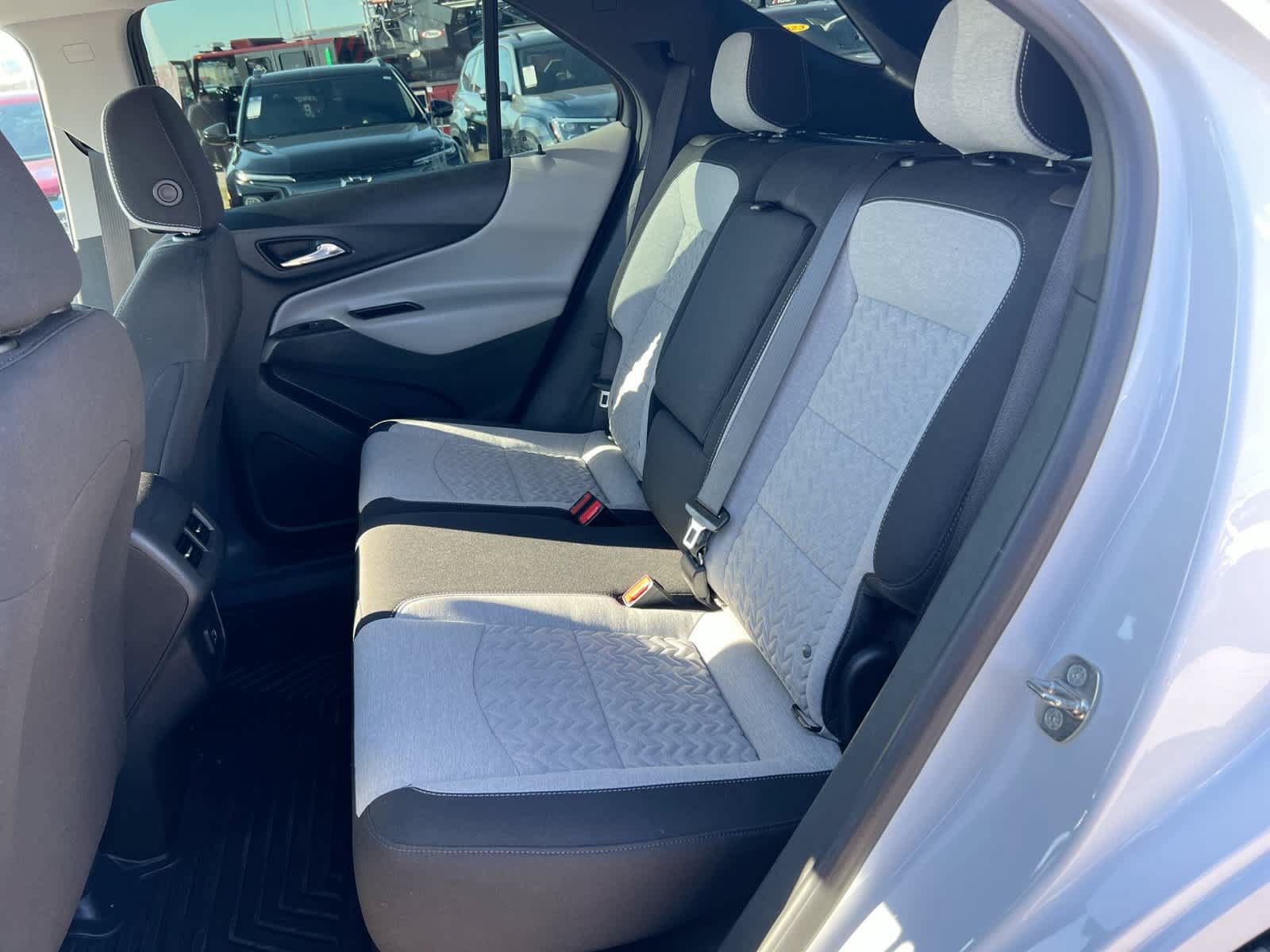 Used 2022 Chevrolet Equinox LS FWD image 25