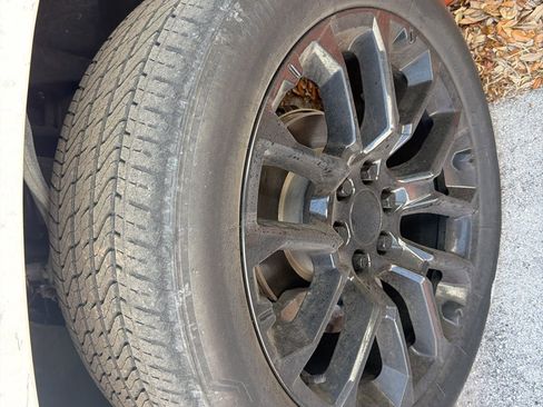 Used 2023 GMC Yukon Denali RWD image 14