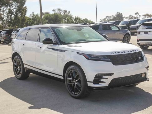 New 2026 Land Rover Range Rover Velar Dynamic SE image 3