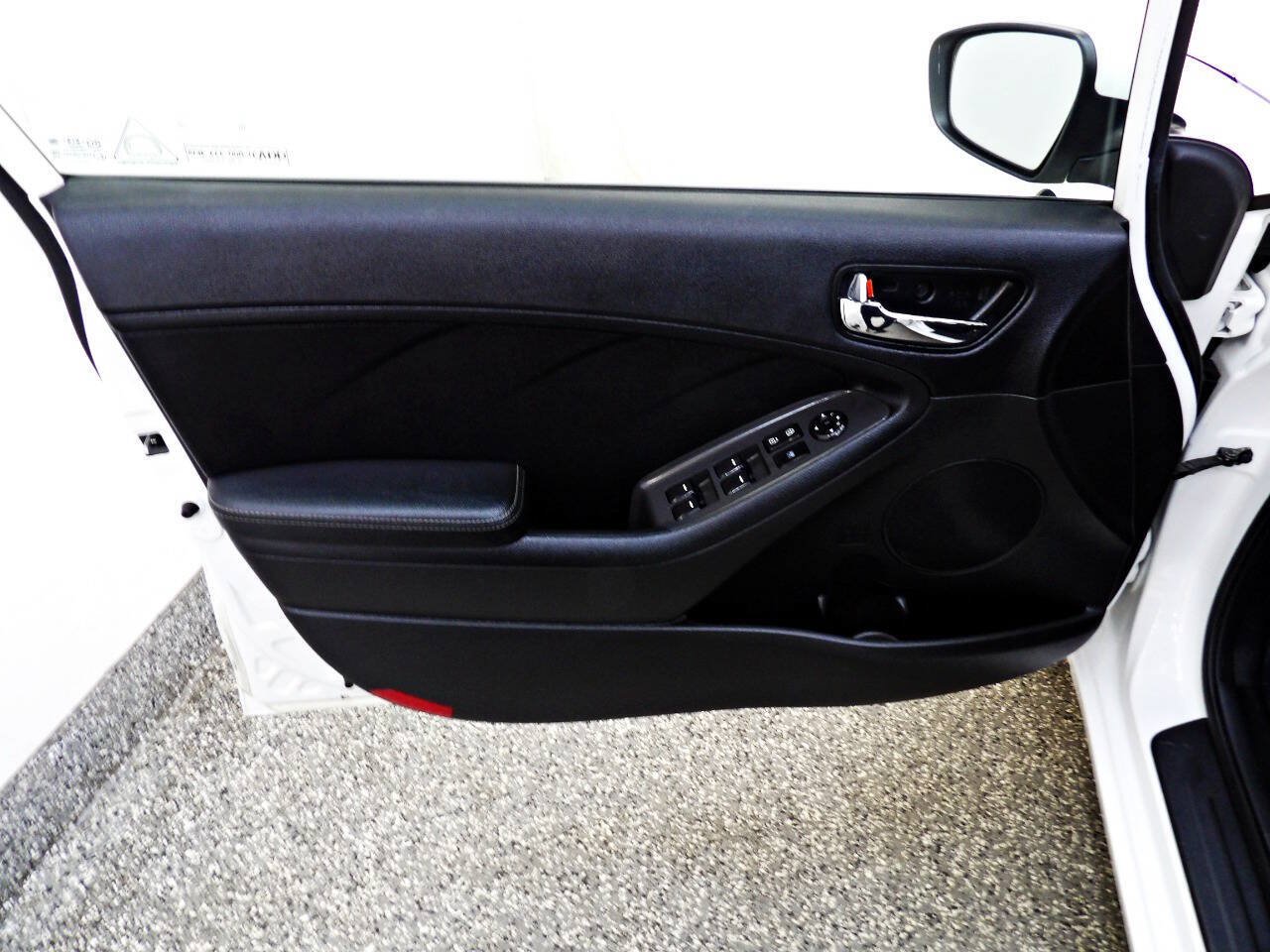 Used 2017 Kia Forte S FWD image 7