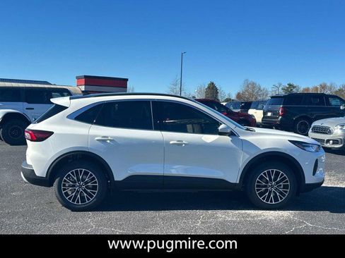 New 2025 Ford Escape SE image 8