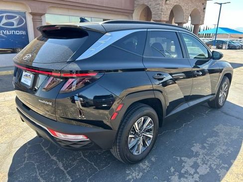 Used 2022 Hyundai Tucson Blue AWD/4WD image 2