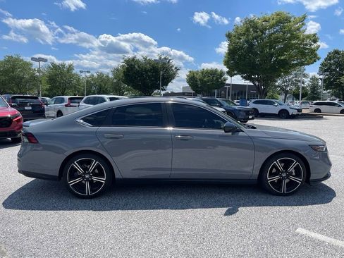 Used 2024 Honda Accord Sport image 4