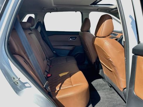 Certified 2024 Nissan Rogue Platinum w/ Platinum Premium Package FWD image 24