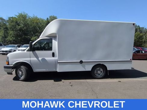 Used 2025 Chevrolet Express 3500 w/ Power Convenience Package RWD image 2