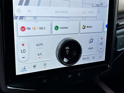 Used 2024 Ford Expedition Limited image 16