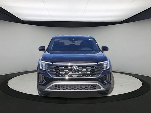 New 2026 Volkswagen Atlas Cross Sport SE image 2