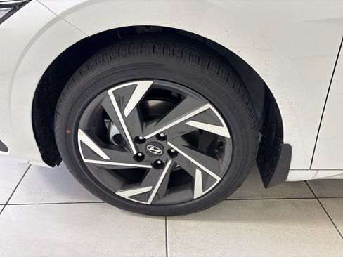 New 2026 Hyundai Elantra Limited FWD image 10