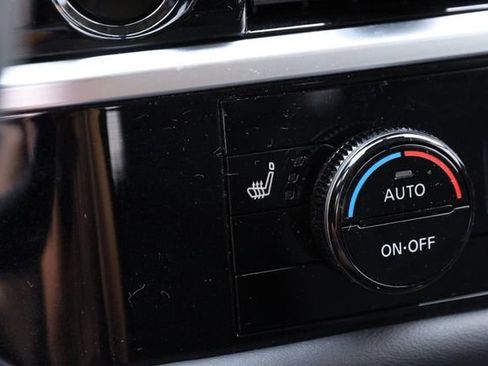 Certified 2025 Nissan Pathfinder SV w/ SV Premium Package FWD image 22