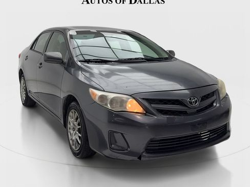 Used 2011 Toyota Corolla LE FWD image 2