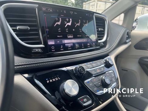Used 2021 Chrysler Pacifica Limited w/ Premium & Safety Sphere Group AWD/4WD image 23