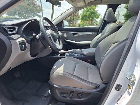 Used 2023 INFINITI QX50 Luxe FWD image 12