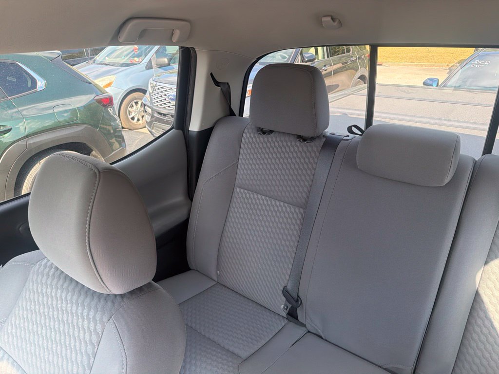 Used 2022 Toyota Tacoma SR5 AWD/4WD image 6