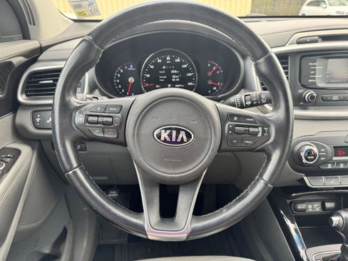 Used 2016 Kia Sorento EX w/ EX Premium Package image 9