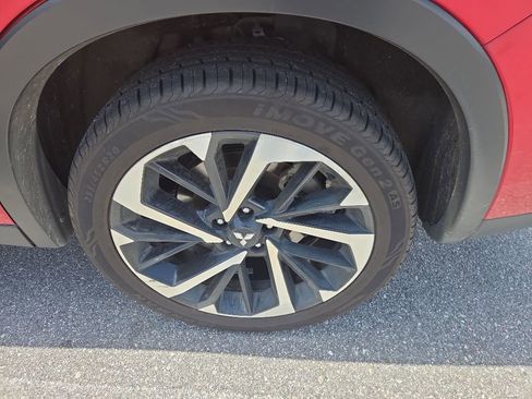 Used 2024 Mitsubishi Outlander SE AWD/4WD image 24