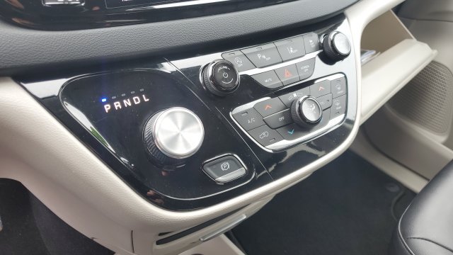 Used 2024 Chrysler Pacifica Touring-L FWD image 18