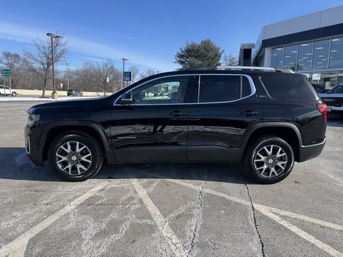 Used 2023 GMC Acadia SLT image 2