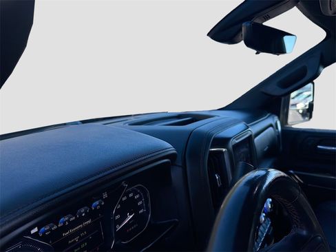 Used 2021 GMC Sierra 2500 AT4 w/ AT4 Preferred Package image 9