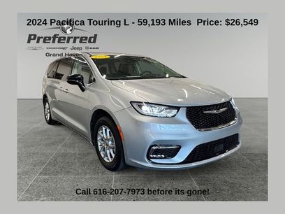 Used 2024 Chrysler Pacifica Touring-L