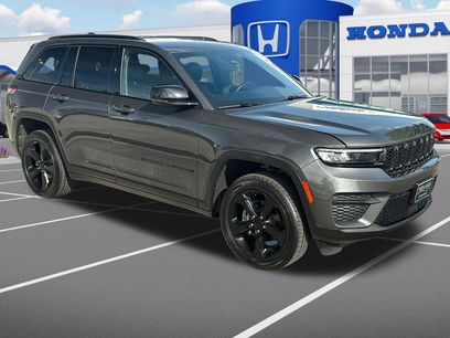 Used 2022 Jeep Grand Cherokee Altitude