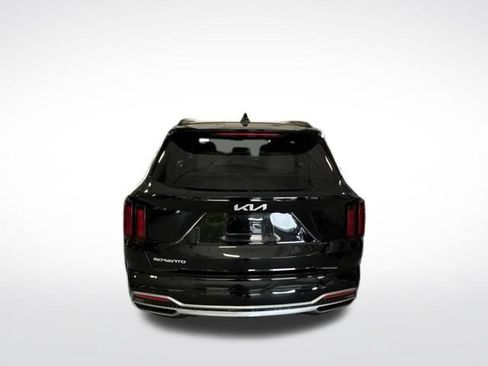 Used 2023 Kia Sorento S w/ Panoramic Sunroof Package FWD image 4