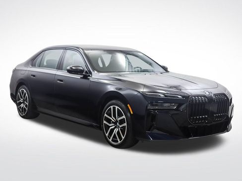 Used 2026 BMW 740i xDrive AWD/4WD image 7
