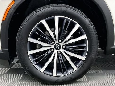 Used 2024 INFINITI QX60 Sensory AWD/4WD image 10