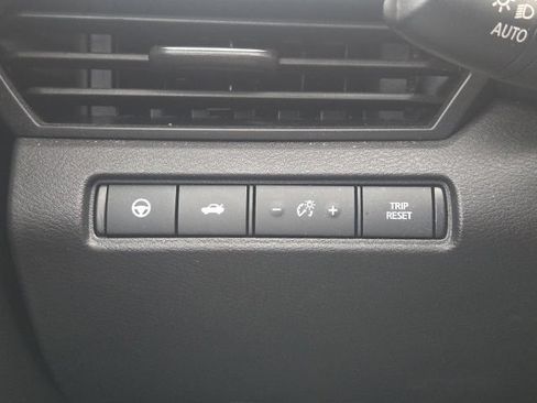 Used 2024 Nissan Altima 2.5 SV w/ SV Premium Package FWD image 23