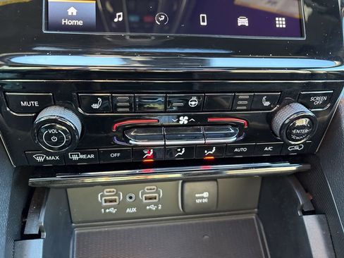 Used 2024 Jeep Grand Cherokee Altitude image 20