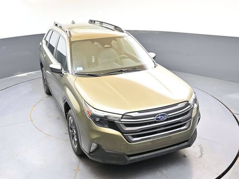 Certified 2025 Subaru Forester Premium AWD/4WD image 43