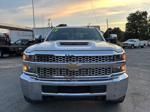 Used 2019 Chevrolet Silverado 2500 LT AWD/4WD image 3