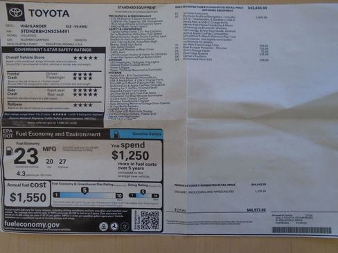 Used 2022 Toyota Highlander XLE AWD/4WD image 38