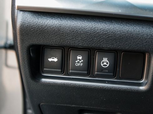 Used 2016 Nissan Maxima SR FWD image 11