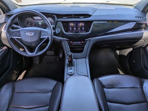 Used 2021 Cadillac XT6 Premium Luxury image 13