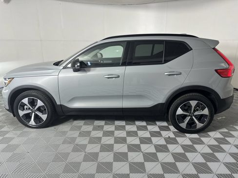 Used 2026 Volvo XC40 B5 Plus AWD/4WD image 5