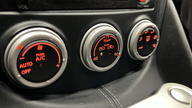 Used 2016 Nissan 370Z Coupe RWD image 16