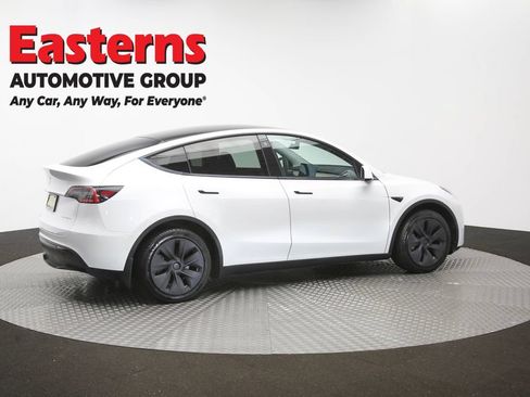 Used 2021 Tesla Model Y Long Range AWD/4WD image 38