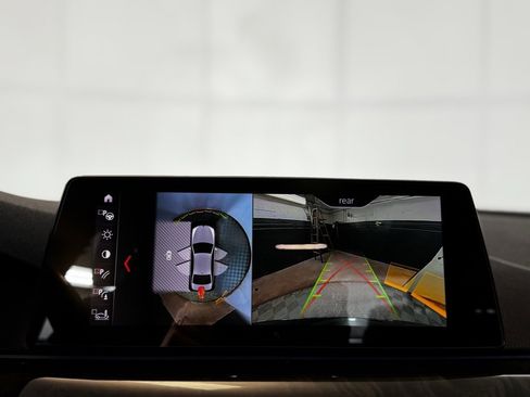 Used 2019 BMW 540i xDrive w/ Executive Package image 21