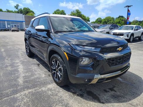Used 2023 Chevrolet TrailBlazer ACTIV w/ Convenience Package FWD image 3