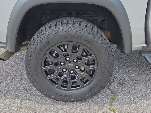 Certified 2024 Chevrolet Colorado Trail Boss w/ Advanced Trailering Package AWD/4WD image 17
